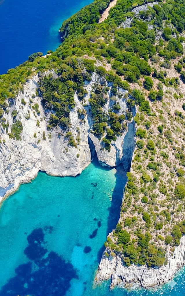 Hellen’s Cove, Meganisi