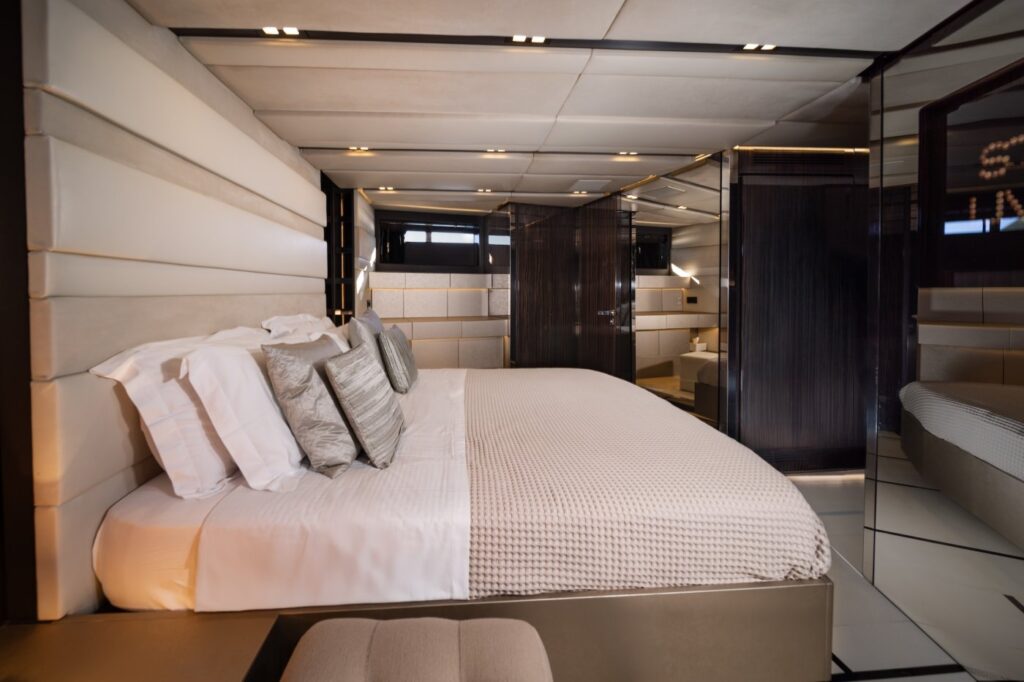 Admiral Sail Silent 76