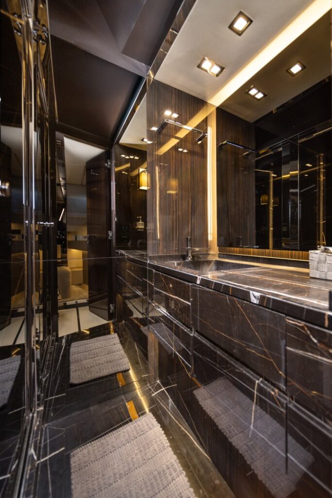 Admiral Sail Silent 76