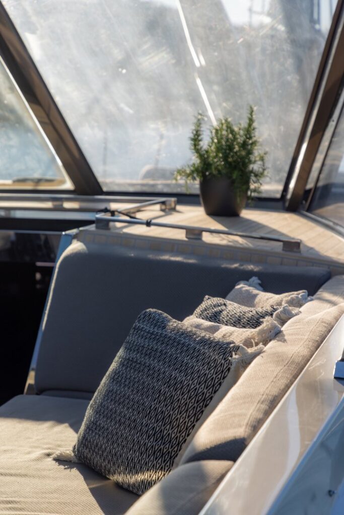 Admiral Sail Silent 76