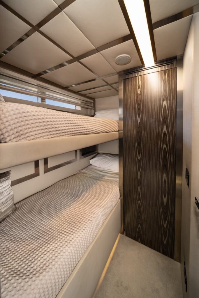 Admiral Sail Silent 76